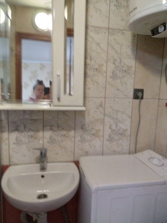 Оренда будинку у Києві.25м.кв.Найближча станція м.Сирець. - фото 1