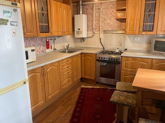 Будинок 3 кім 100 мкв пр Науки  Малокитаївська стм Деміївська Киев