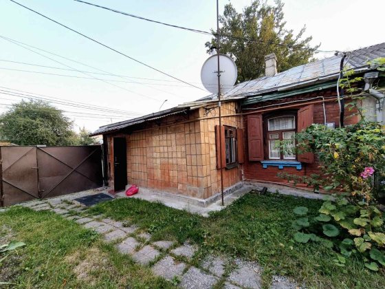 Здається частина будинку вул. Б.Тена та  Східна  всі зручності вільна! Житомир