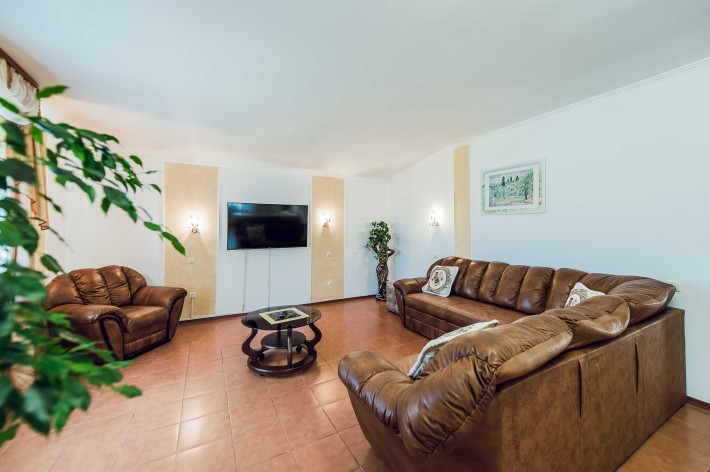 Оренда будинку Голосієвський р-н, проспект Науки 50 - фото 1