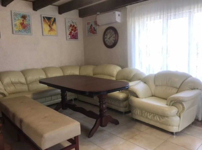 Оренда добротного будинку, можна на місяць-два - фото 1