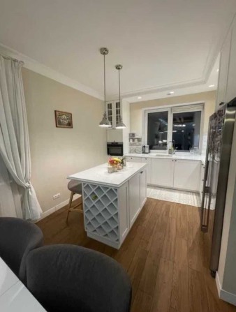 Сдается дом 280 кв.м, можно командировочным, военным, гаражи пляж баня - фото 1