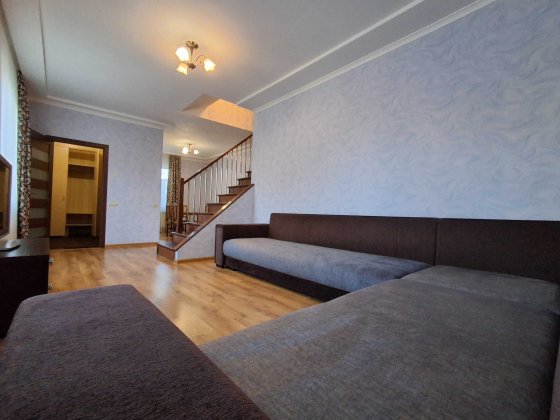 Здається просторий будинок Киев