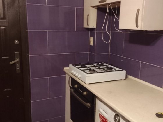 Здам півбудинку в селі Троєщина.