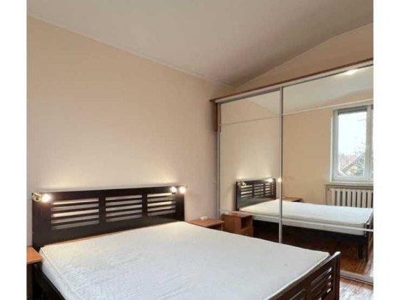 половина частного дома (отдельный вход) с мебелью и техникой на Нивках Киев