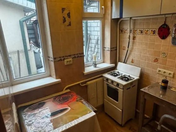 Здам 1-кімнатний затишний будинок на вул.Троїцька Дніпро