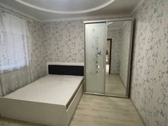 Окремий будинок вільний з 14 квітня