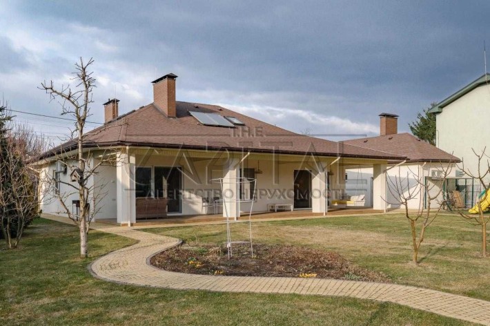 Аренда дома недалеко от центра с бассейном! - фото 1