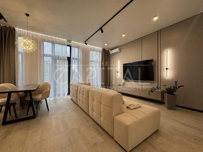 ОСОКОРКИ/Оренда стильного 3к таунхаусу/З ГЕНЕРАТОРОМ/Гардеробна - фото 1