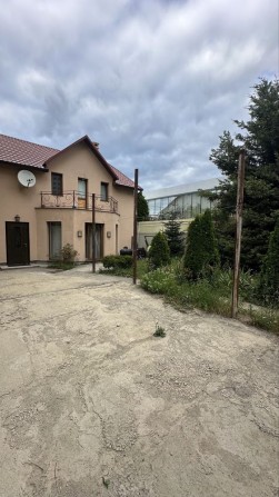 Сдам на Длительно Дом 3 спальни+ кухня студия/Барбекю/улГлинки28А - фото 1