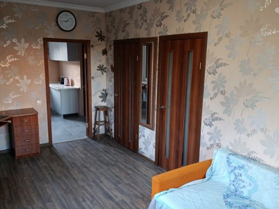 Половина будинку з окремим входом і парковочним  місцем в Жулянах Київ