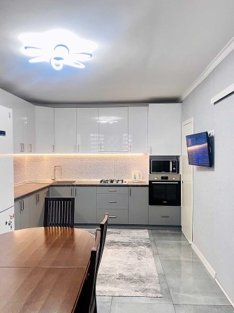 Здам в оренду гостьовий будинок 90 кв.м, вул Хвойна 2, Бортничи, метро Бориспільська 15 хвилин - фото 1