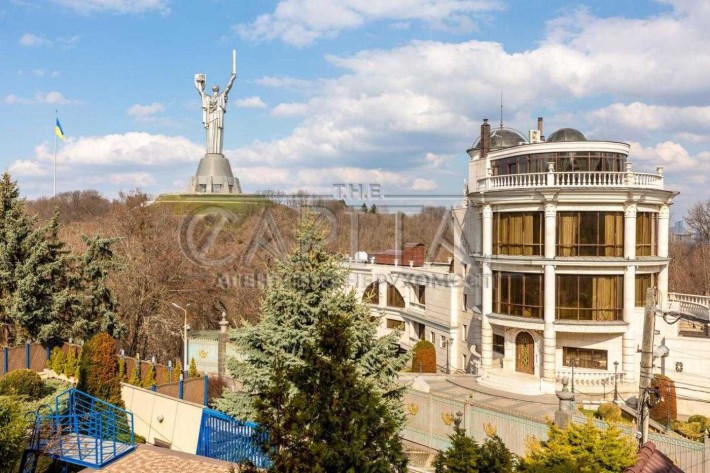 Аренда / Дом / ул. Пирятинська, Печерськ, - фото 1