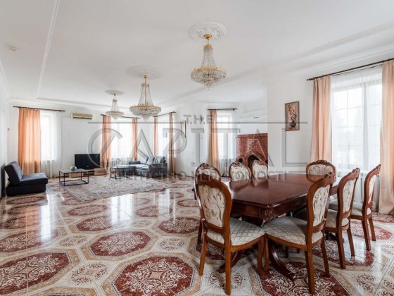 Оренда 3-поверхового будинку, Поділ Киев