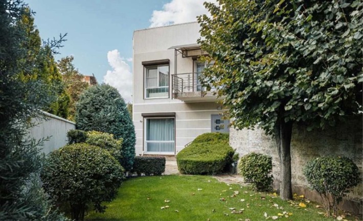 Стильный дом на фонтане тихий переулок будинок - фото 1