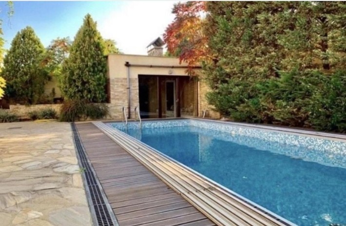 Аренда Дома с Бассейном в Совиньоне.Подвал . - фото 1