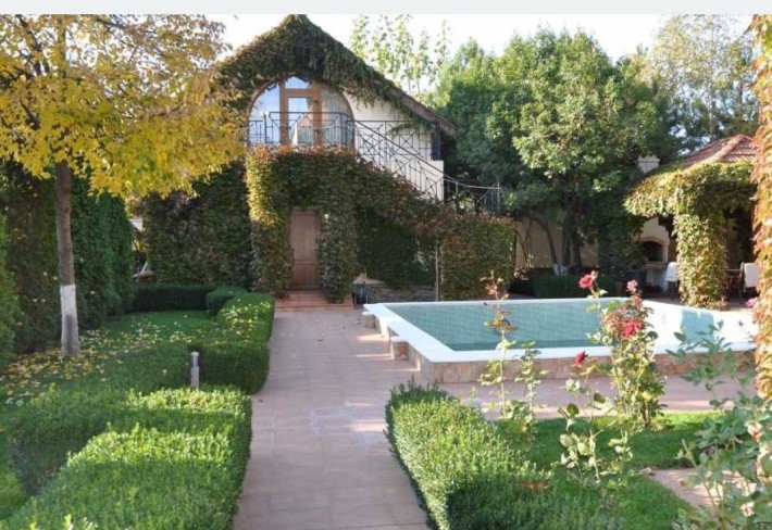 Аренда Дома с Бассейном в Совиньоне, 10 соток - фото 1