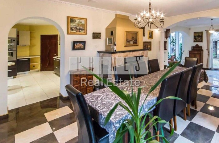 Аренда 3-х этажного дома 500м2, ул. Локомотивная, Батыева гора - фото 1