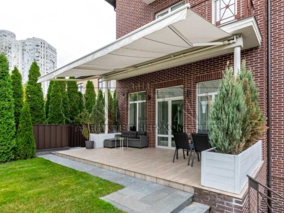 Будинок Печерськ Чорна Гора 4 спальні ліфт, гараж, сауна, 75м² кухня, укриття Киев