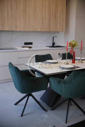 Оренда 4-кім. таунхауса з ексклюзивним ремонтом, 159 кв. Киев.інвертор - фото 1