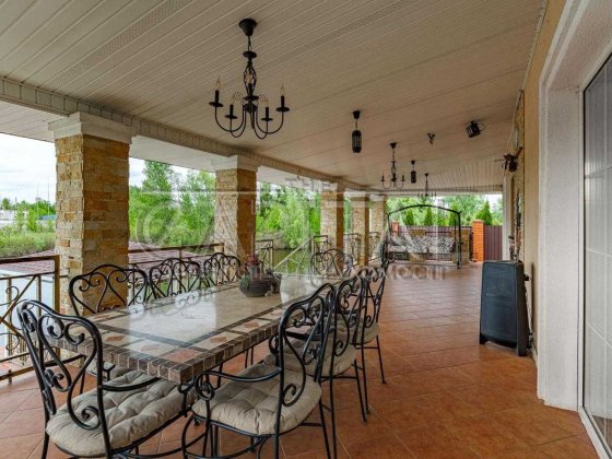 АВТОНОМНИЙ будинок Осокорки вихід до води ГЕНЕРАТОР Київ