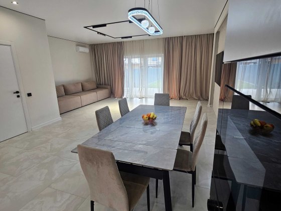 Здається в оренду таунхаус в New village Стопожниця Сторожница