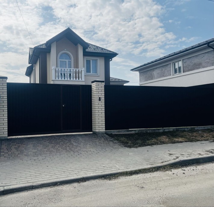 Оренда будинку для сім’ї під маленький офіс Генератор - фото 1