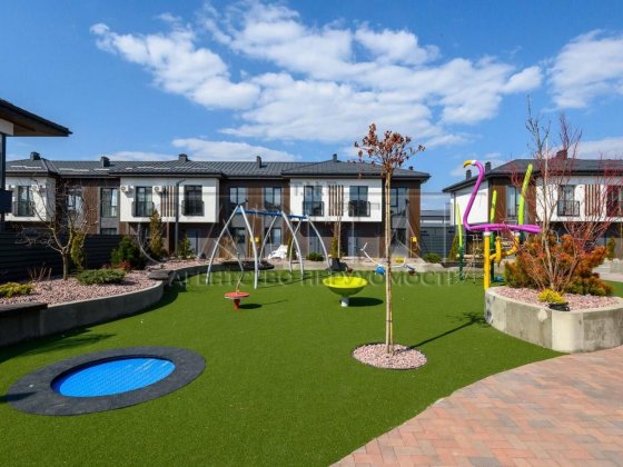 Оренда таунхауса в Петропавлівській Борщагівці  83 м²  КМ  3 спальні Петропавловская Борщаговка