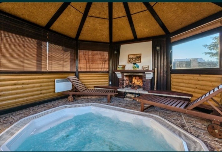 Оренда затишного будинку,з бассейном в розкішному саду,Святопетрівське - фото 1