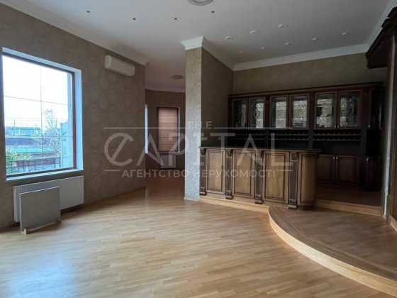 Оренда дуплексу, Гатне Гатное