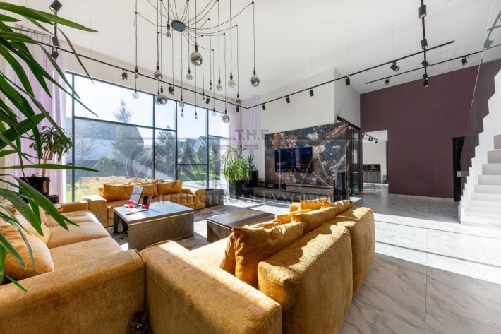 Здається в оренду шикарний будинок в Петропавлівській Борщагівці 300м2 - фото 1