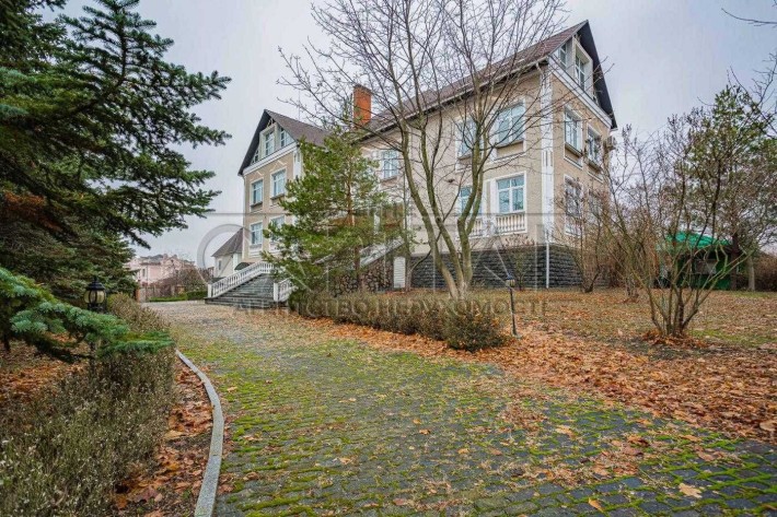 Оренда просторого будинку з басейном в Козині, з виходом до води - фото 1