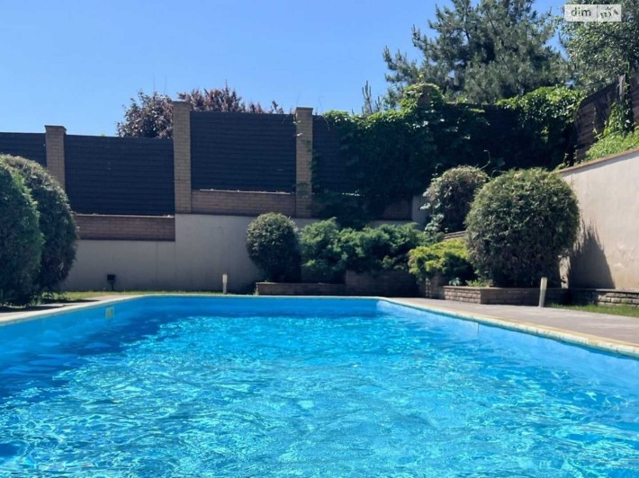 Оренда двоповерхового будинку з басейном в Лісниках.  біля км Зел. Гай - фото 1