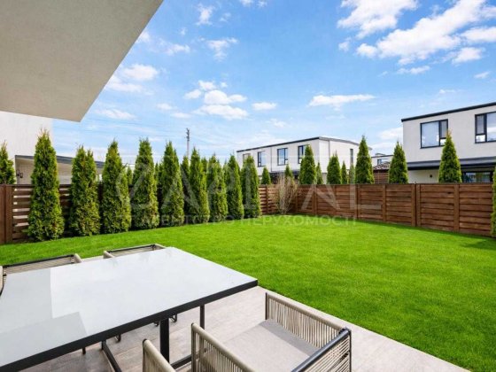 Автономний дуплекс 3 кім 108 м2  КМ "Balaton"  Нові Петрівці, газ, інвертор, генератор Новые Петровцы