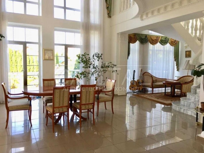 Оренда автономного будинку 492 м², 25 соток, Лісники, інвертор 16 кВт, сауна, басейн - фото 1