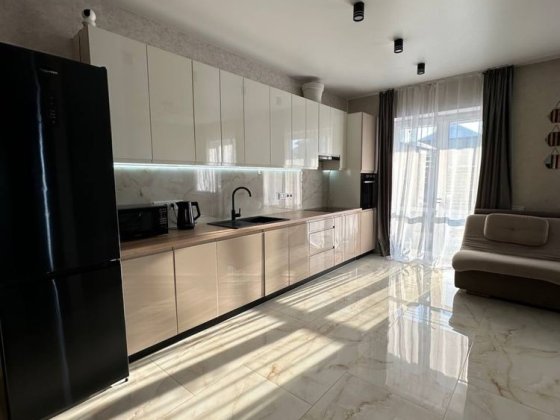 Оренда чудового 2 поверхового будинку, с. Білогородка Гнатовка