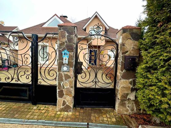 Здається будинок Канадська деревня 4-й провулок 5км від Київа Горенка