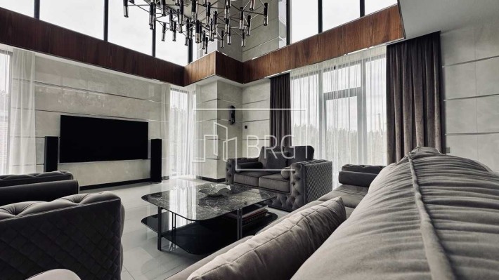 Аренда современного дома с бассейном коттеджный городок Иванковичи без комиссии - фото 1