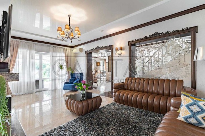 Здається в оренду автономний будинок в Іванковичах з басейном та гостьовим будинком і сауною - фото 1