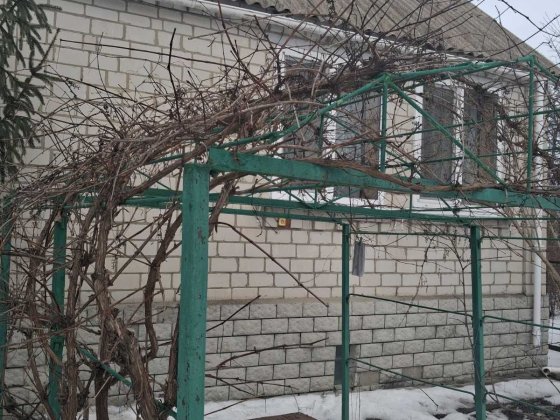 Здаеться окремий домік в с.Лютіж. Лютеж