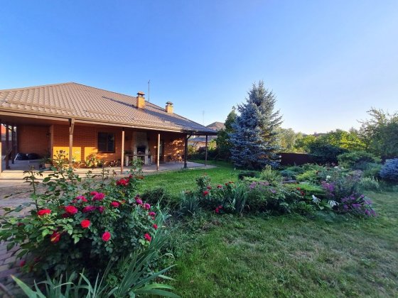 Оренда будинку 105 м2, 3 кімнати в с. Хотів. Є генератор. Хотів