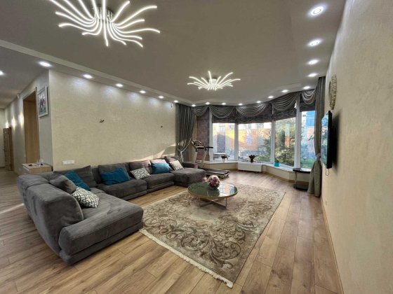 Оренда просторого будинку з генератором — Хотів (3 км від Києва) Хотів