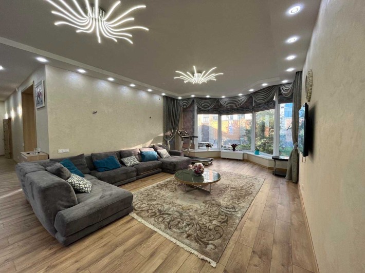 Оренда просторого будинку з генератором — Хотів (3 км від Києва) - фото 1