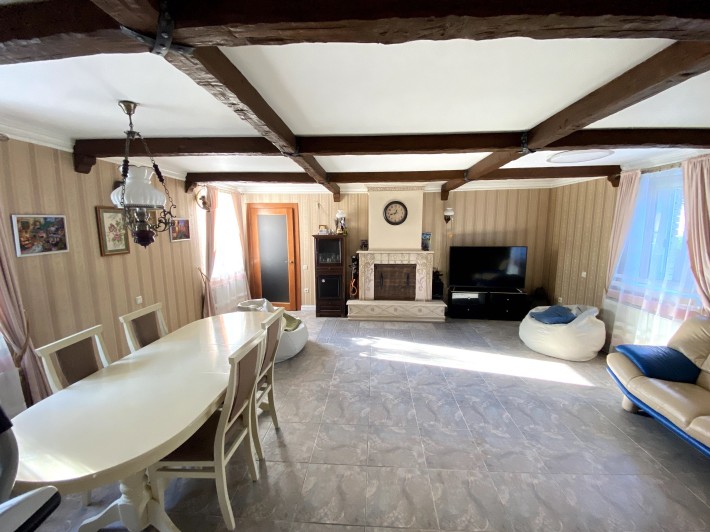 Будинок біля річки та лісу !  Опалення, вода, світло, інтернет-завжди! - фото 1