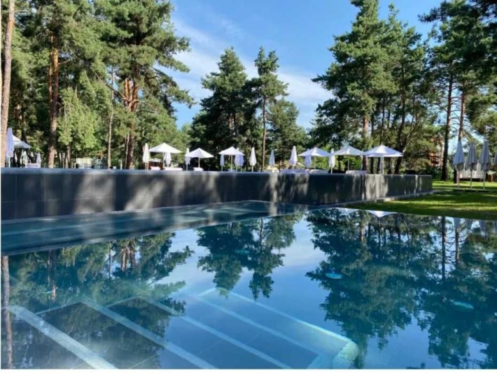 с.Хотяновка.Дом 460кв. 6 раздельных спален.Расположен возле Соби клаба.Без % - фото 1