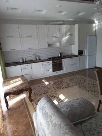 Здається в оренду смт Рудно. просторий та сучасний котедж з авторським ремонтом - фото 1