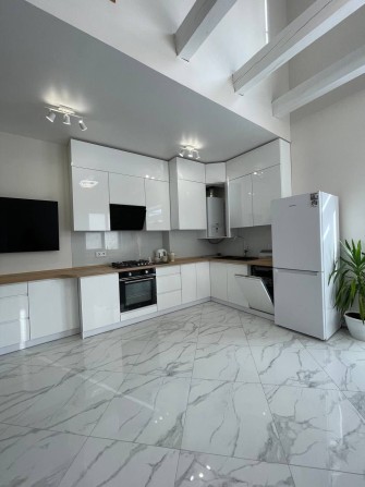 Оренда нового будинку спарки з окремим входом в Брюховичах - фото 1