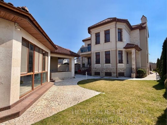 Первая аренда дома Авангард, 650м2 на 9 сотках, Гараж, Подвал, Видео! Авангард