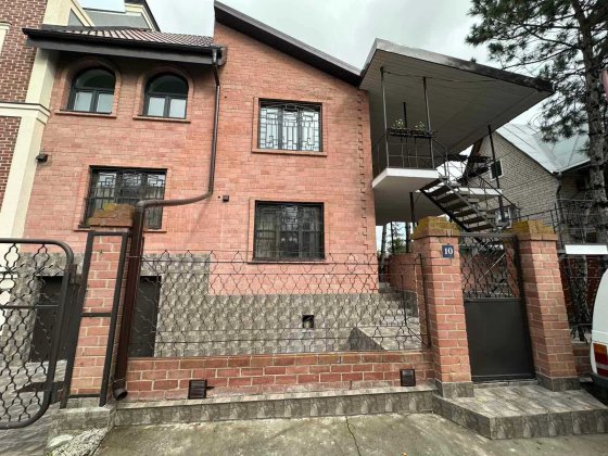 Оренда таунхауса в Совіньйоні Лиманка