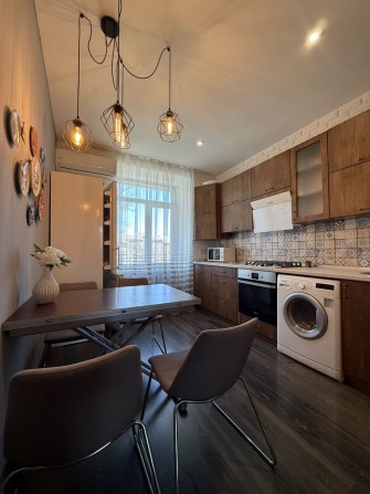 Оренда, 2-к квартира Свободи, ремонт, меблі, АО, центр - фото 1